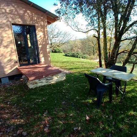 Maison Dans Un Ecrin De Verdure Saint-Leon-sur-Vezere Exteriér fotografie