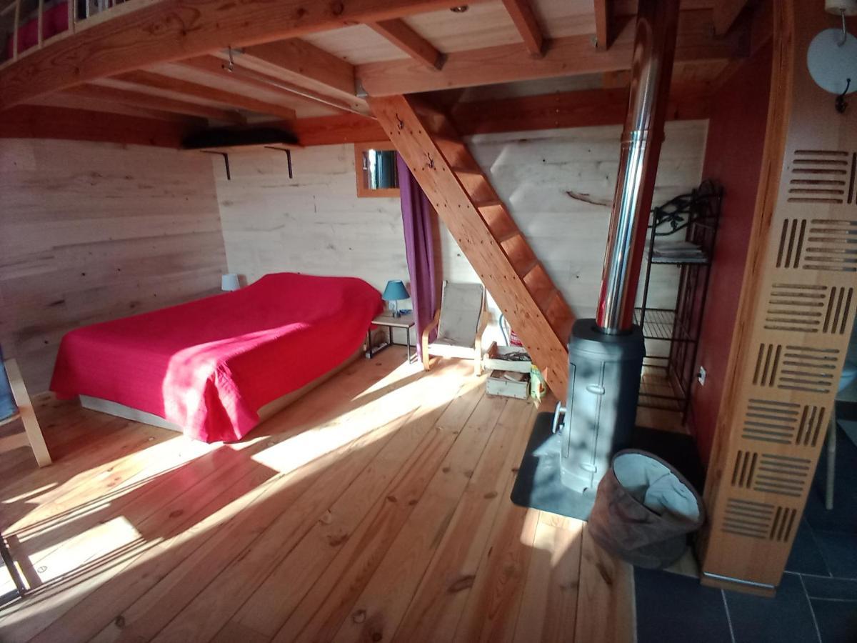 Maison Dans Un Ecrin De Verdure Saint-Leon-sur-Vezere Exteriér fotografie